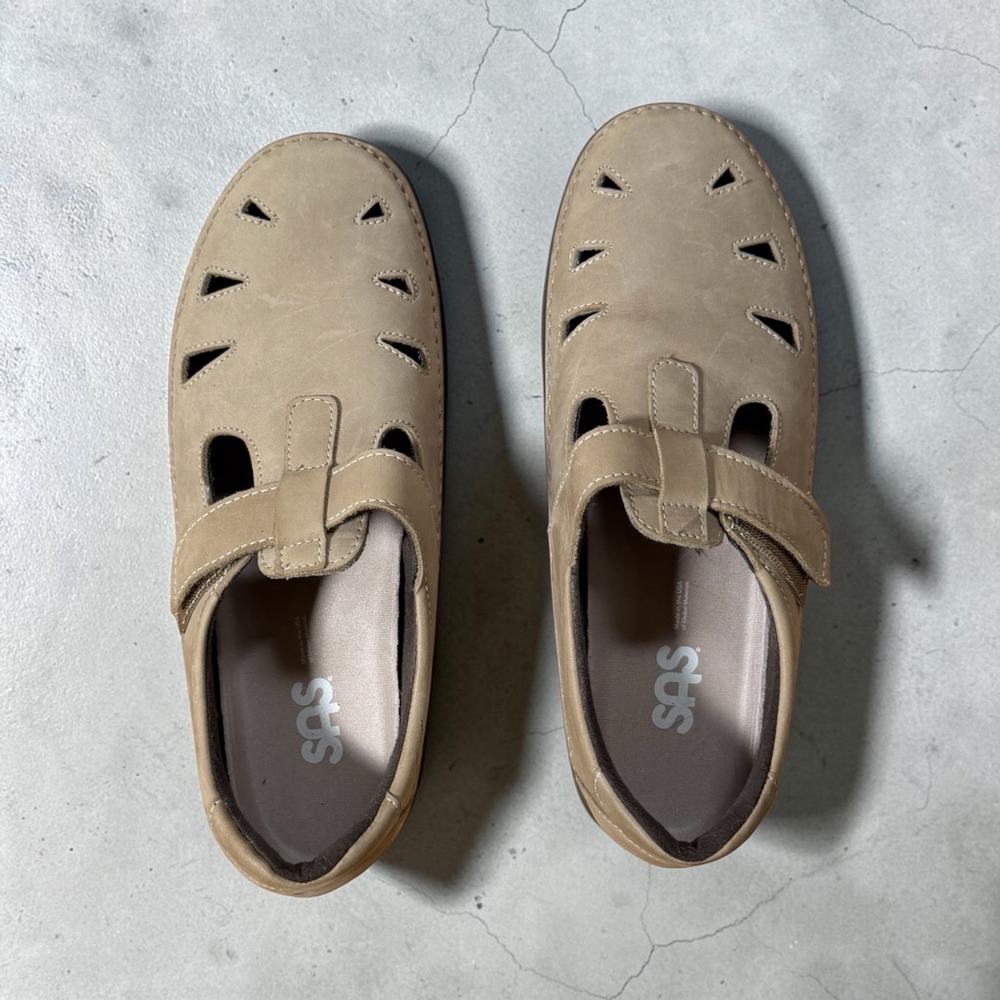 SAS Roamer Beige Leather Comfort Like New Loafers Sz 8.5 Mary Janes